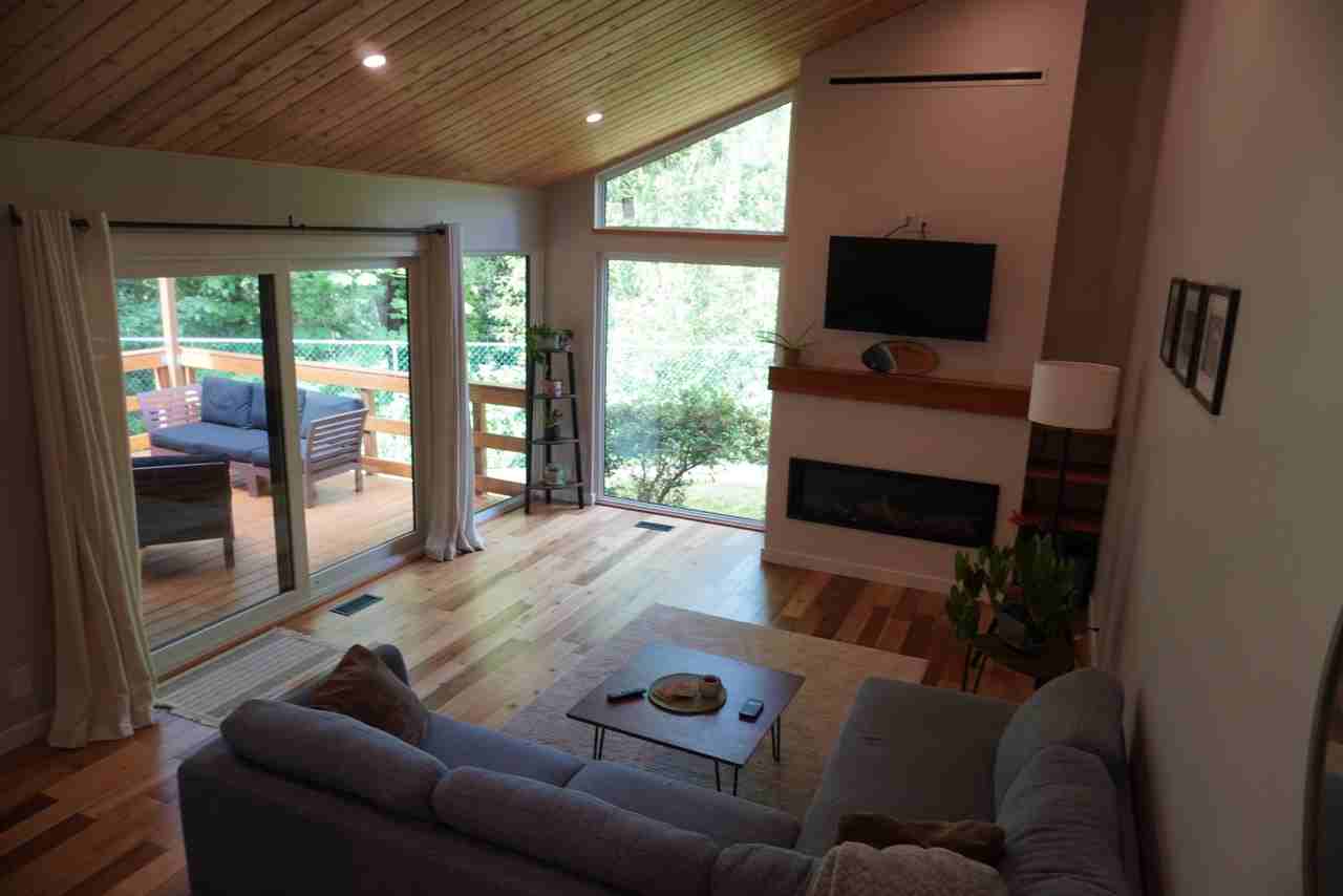 2871 Capilano Rd - Photo 3 of 20