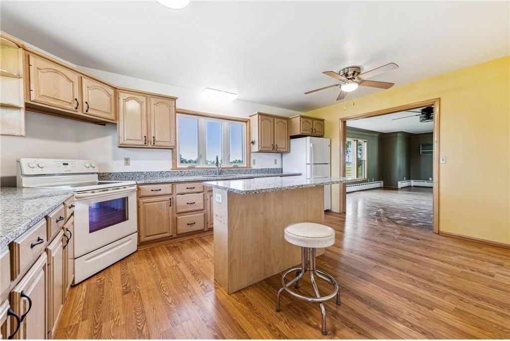 16360 Highway 7 - Photo 2 of 10