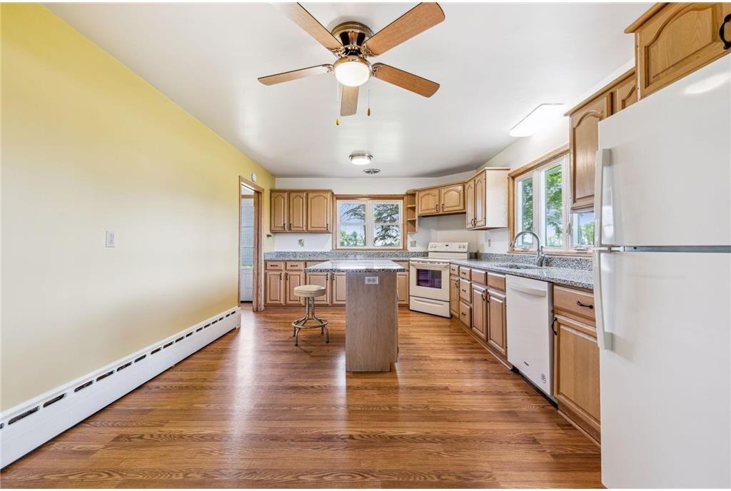 16360 Highway 7 - Photo 3 of 10