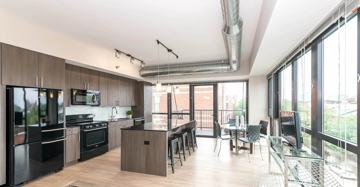 featured image of 211 W Scott St #3-2
