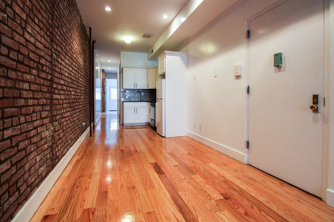 13 Humboldt St #4L - Photo 2 of 8