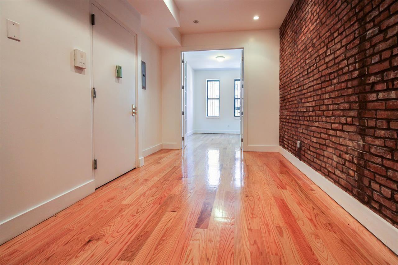 13 Humboldt St #4L - Photo 4 of 8