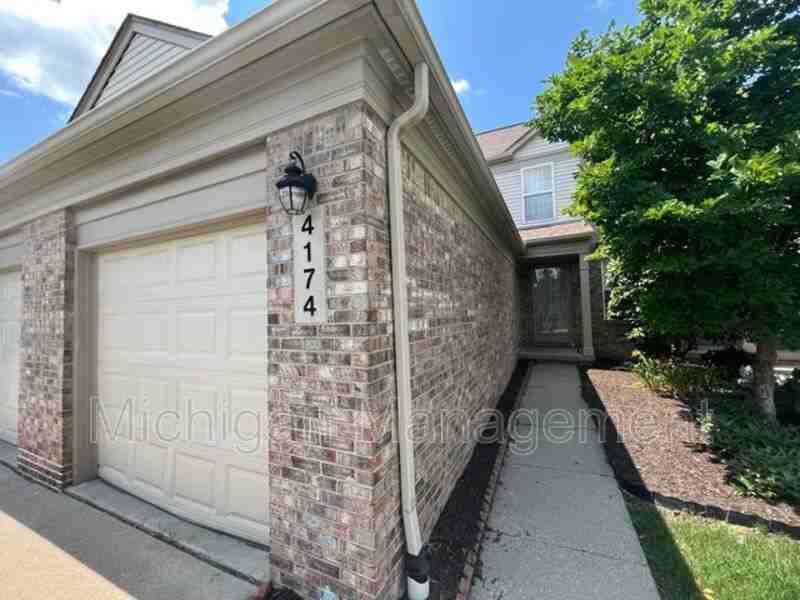 4174 Hunters Cir E - Photo 2 of 23