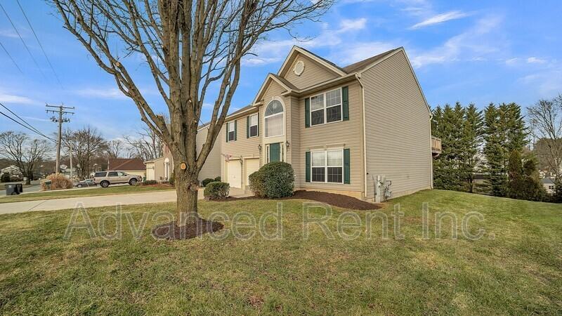 614 Henderson Rd - Photo 2 of 28