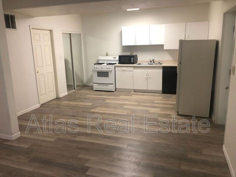 6540 N. Clay B2 - Photo 2 of 10