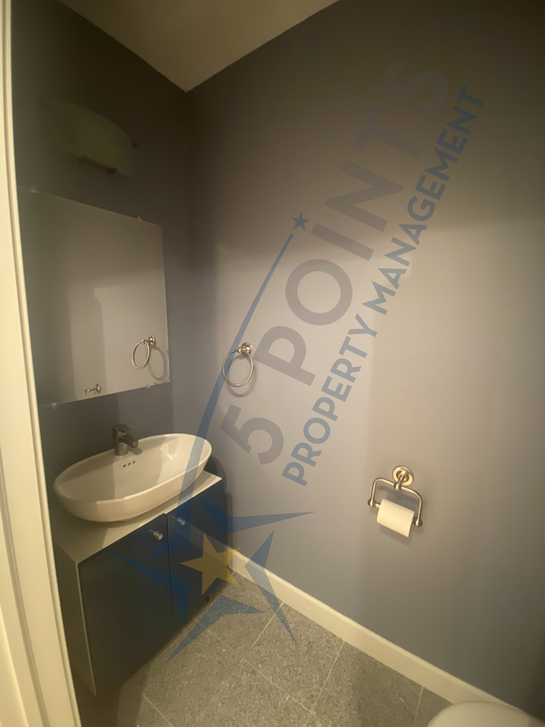 1426 E 15th St - Photo 3 of 15