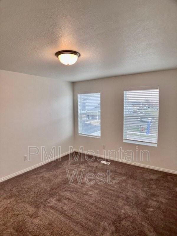 2013 Wn - Photo 2 of 35