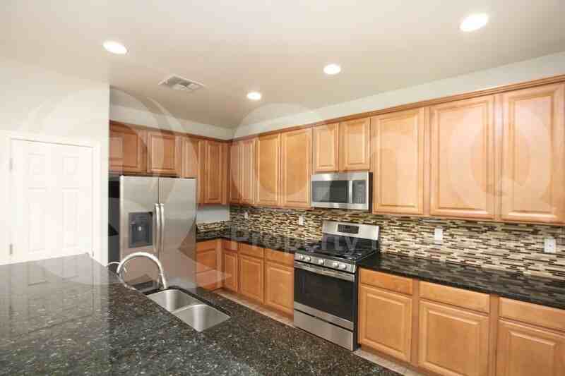 913 E Euclid Ave - Photo 2 of 28