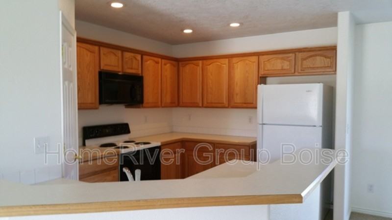 1602 Spruce Creek Loop - Photo 2 of 17