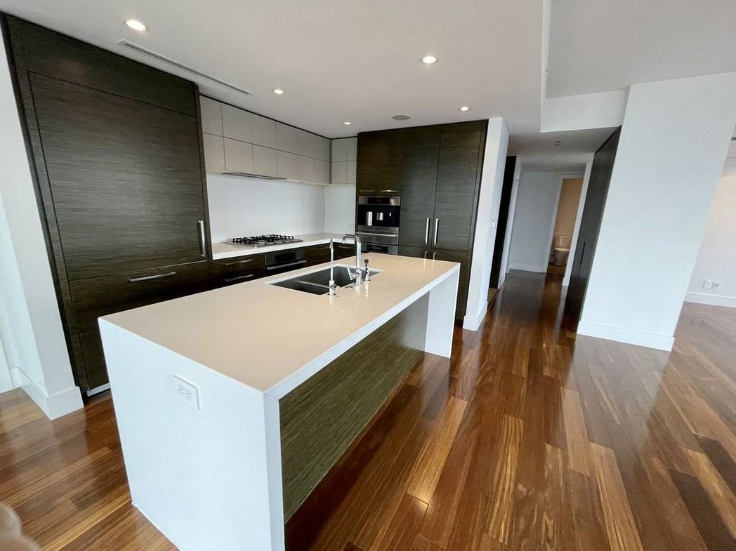 667 Howe Street #4xxx