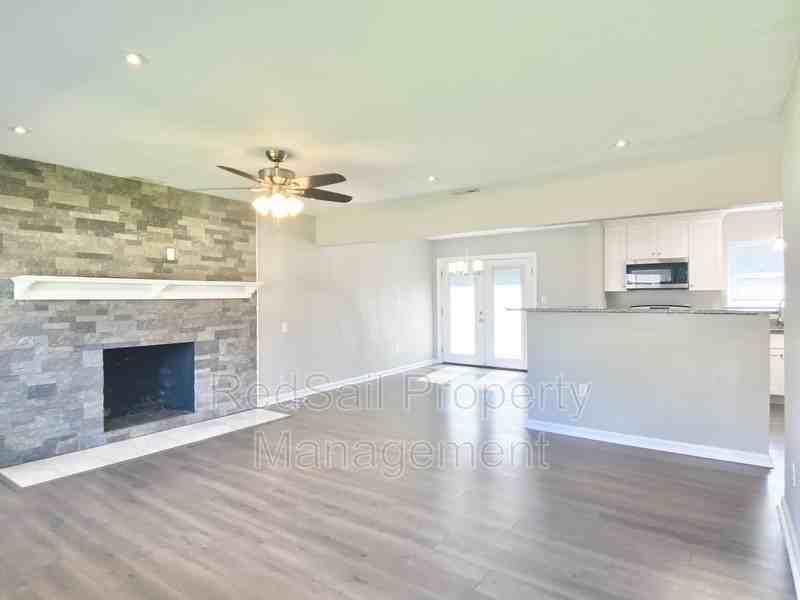 532 Beech Dr - Photo 3 of 20