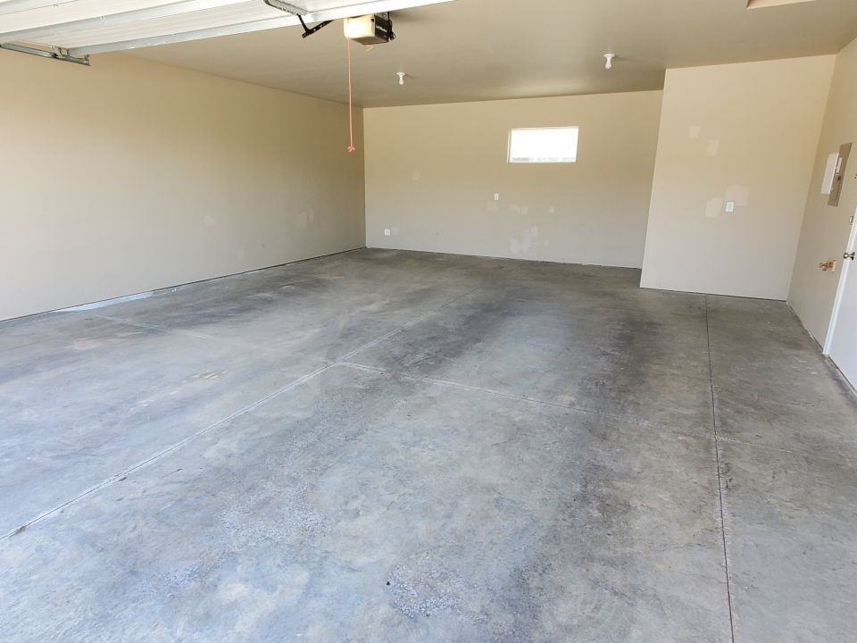 1409 Harmony Ct - Photo 2 of 9