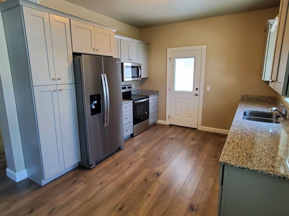 1409 Harmony Ct - Photo 3 of 9
