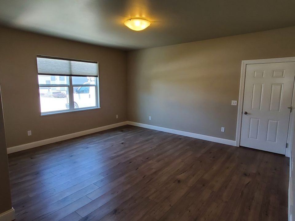 1409 Harmony Ct - Photo 4 of 9