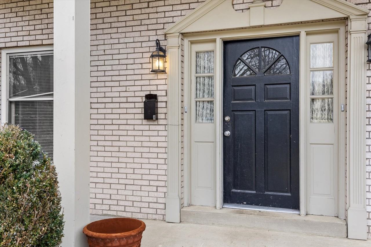 3446 Malabu Cir #B - Photo 2 of 21