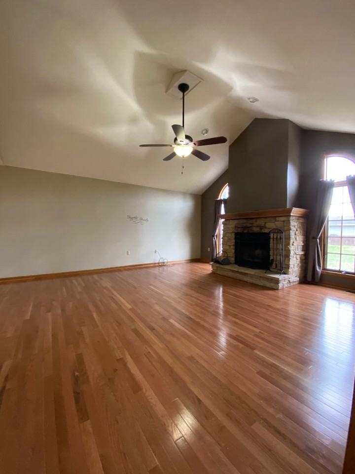 558 Beachview Dr #1 - Photo 5 of 19