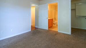 10041 W Garverdale Ln #201 - Photo 7 of 14