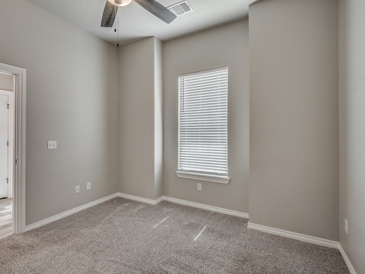 9205 Nw 116th St #1 - Photo 4 of 50