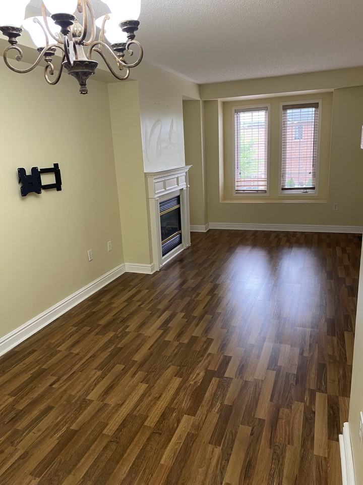 40 Dunlop Crt - Photo 2 of 13