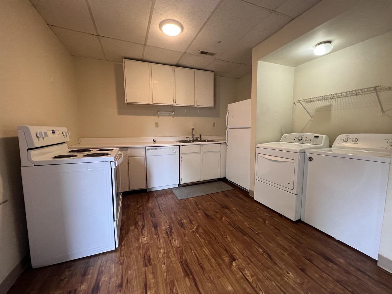 409 Forest Avenue #B - Photo 6 of 9