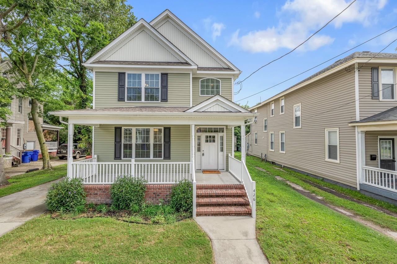 426 W 28th St #1 - Photo 2 of 29