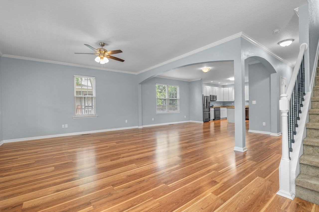 426 W 28th St #1 - Photo 6 of 29