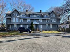 featured image of 162 Woodlawn Ave #12