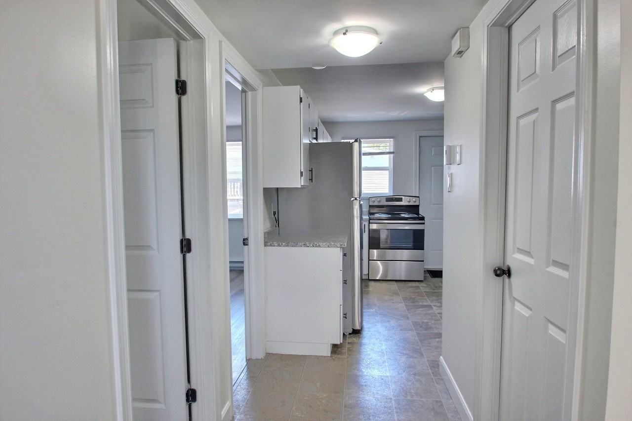 141 St George St #141 - Photo 2 of 8