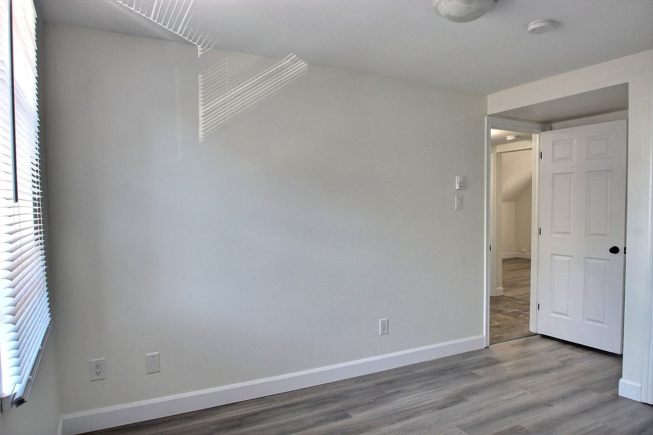 141 St George St #141 - Photo 3 of 8