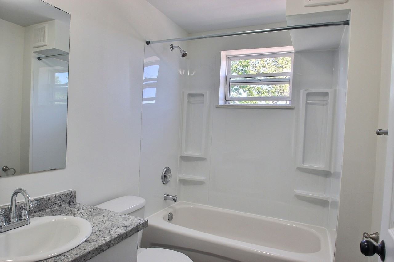 141 St George St #141 - Photo 4 of 8