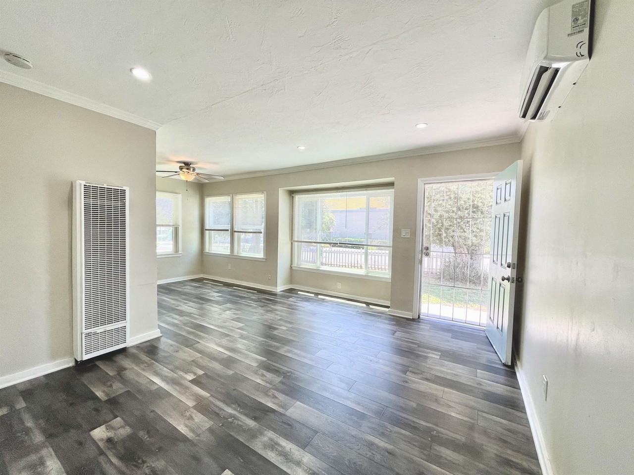 7319 Olive Tree Ln #7319 - Photo 3 of 11