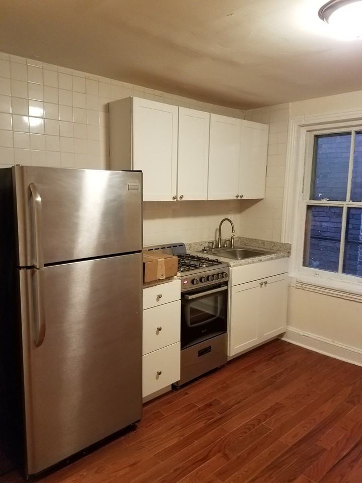 2213 Walnut Street #3r - Photo 3 of 6