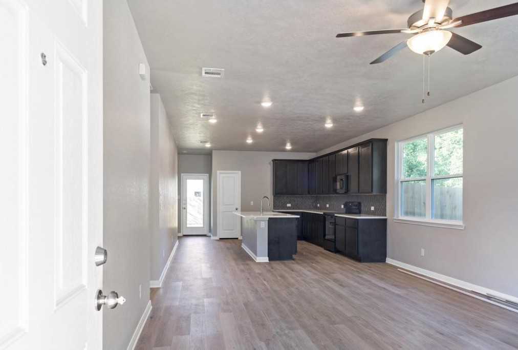 106 N Oneal St - Photo 3 of 20