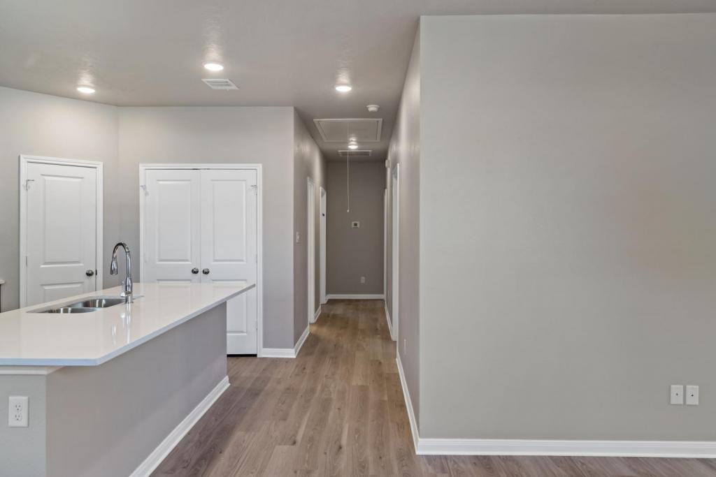 109 N Banks St - Photo 3 of 15