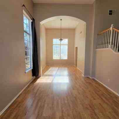 8949 Oakridge Ct - Photo 3 of 28