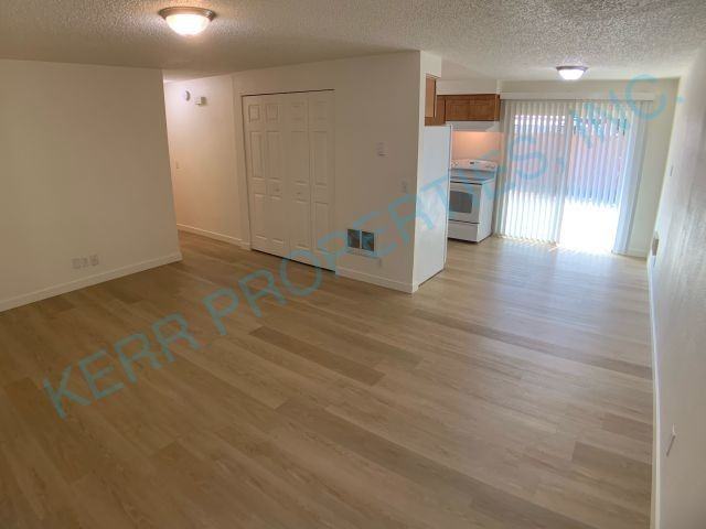 16136 Se Main St - Photo 2 of 17