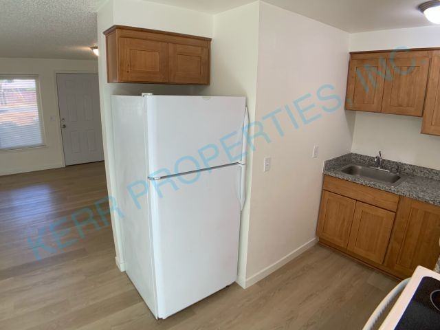 16136 Se Main St - Photo 7 of 17