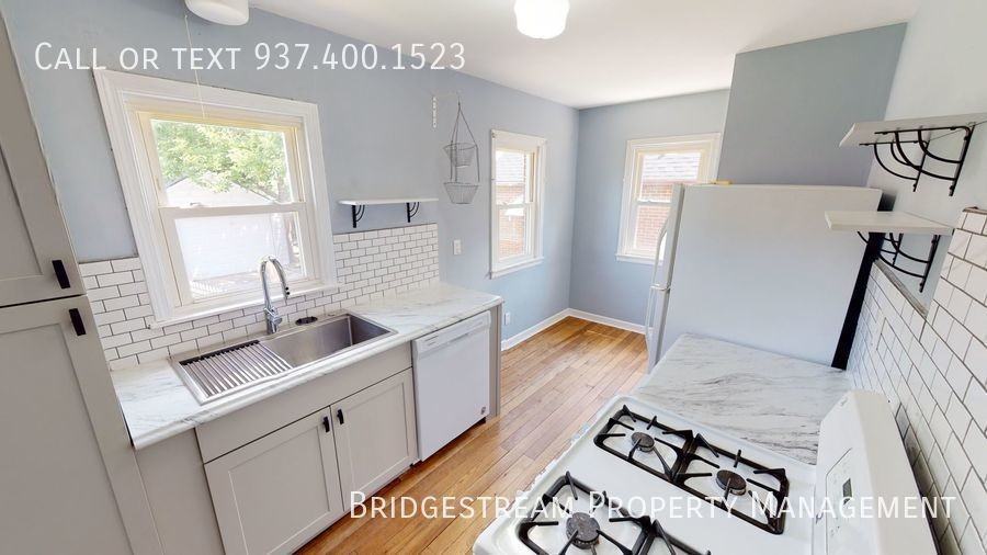 3409 Wellington Dr - Photo 3 of 10
