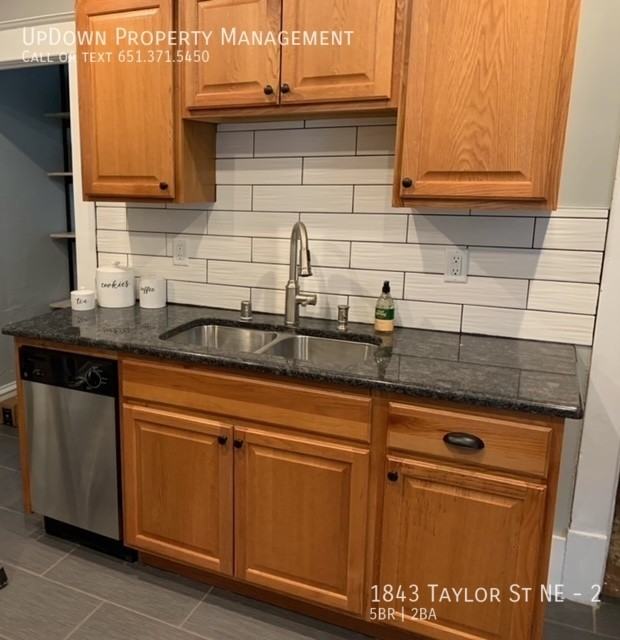 1843 Taylor St Ne #2 - Photo 3 of 25