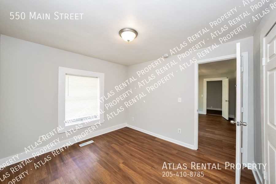550 Main St - Photo 3 of 23