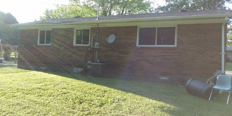 221 Candace St - Photo 2 of 9