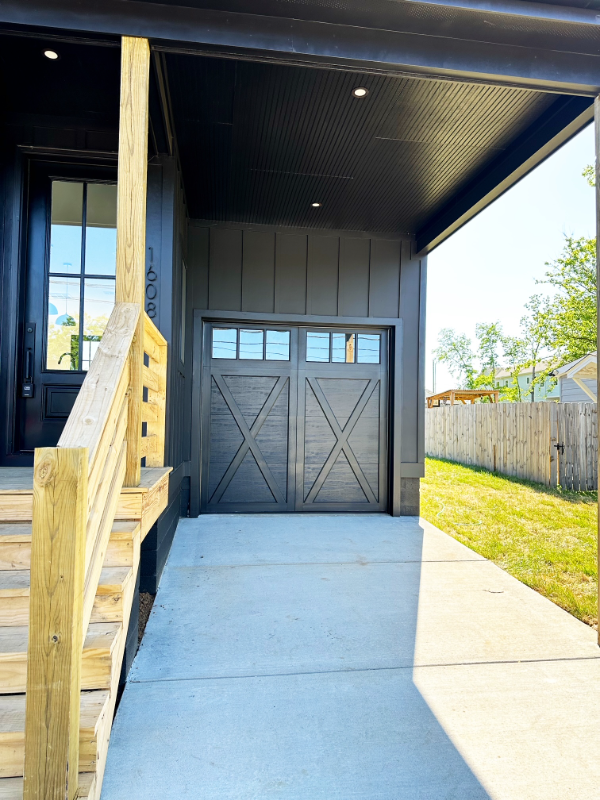 1608 23rd Ave N - Photo 2 of 10