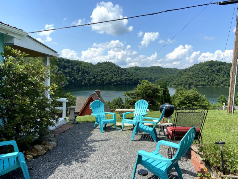 1692 Falling Water Rd - Photo 4 of 12