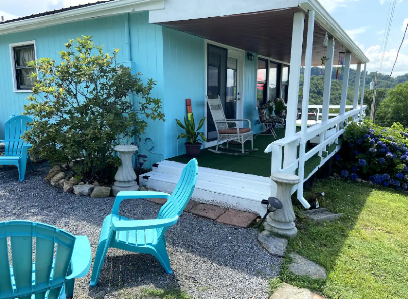 1692 Falling Water Rd - Photo 5 of 12