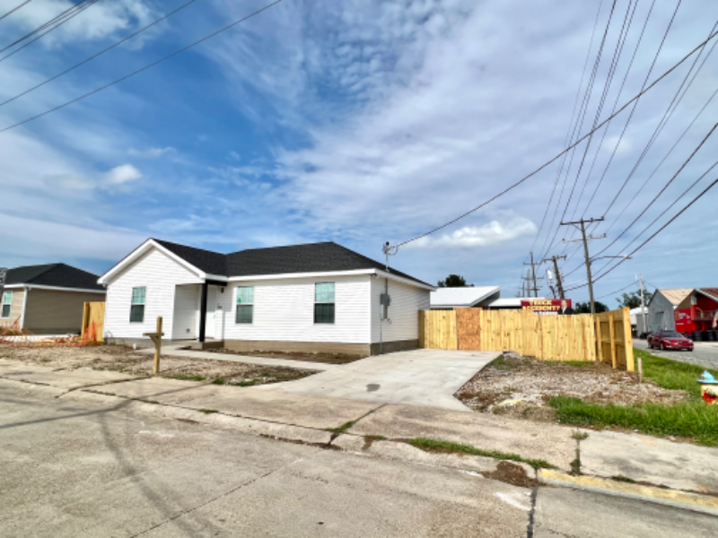 102 Leboeuf St - Photo 2 of 16