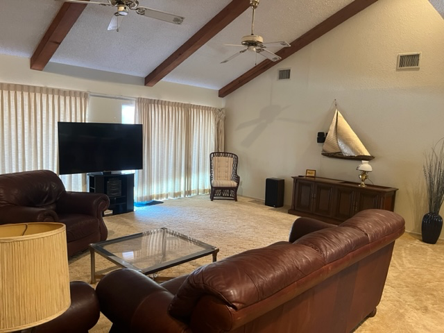 602 Windward Dr - Photo 3 of 13