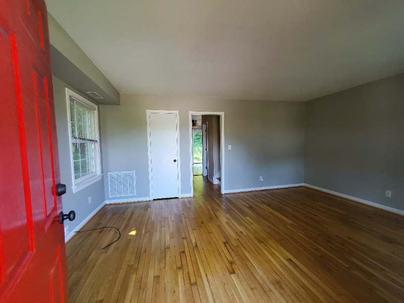 2805 Linkhorne Dr - Photo 3 of 15