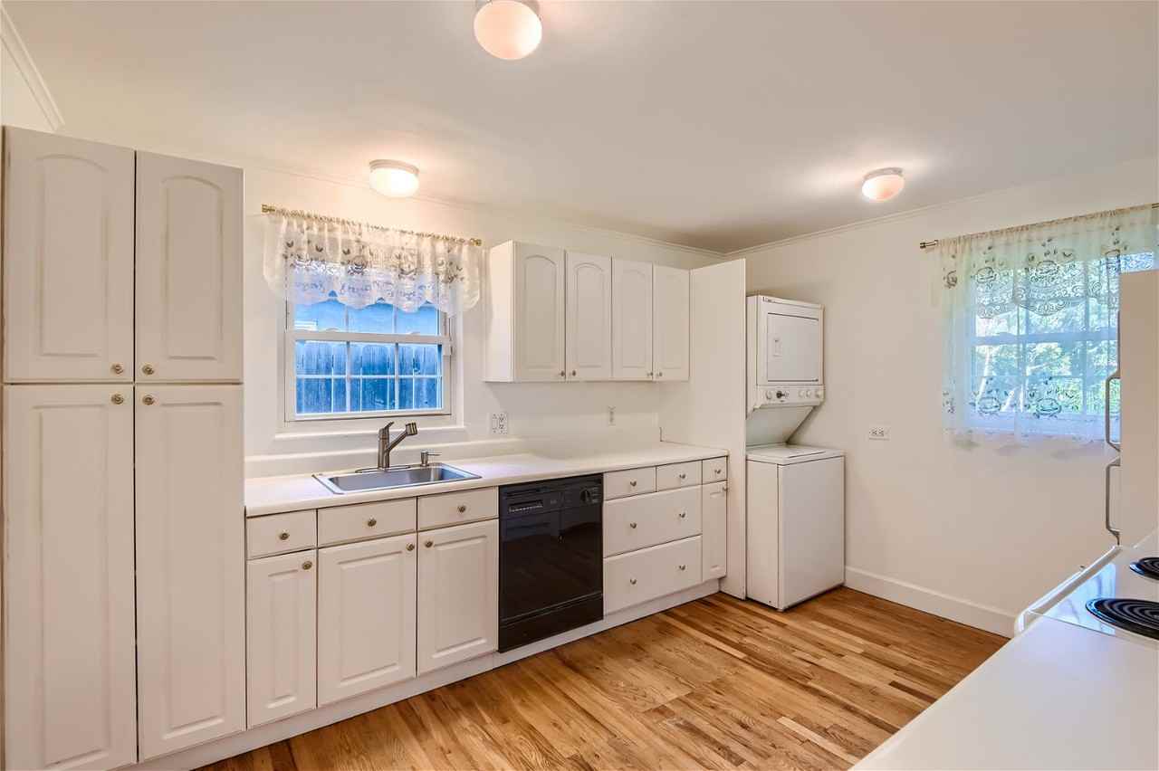 918 Hudson St #1 - Photo 4 of 20