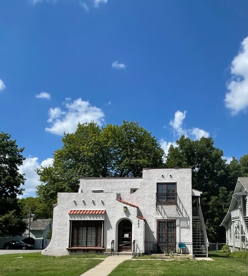 625 W Maple Ave #625-1B - Photo 2 of 2