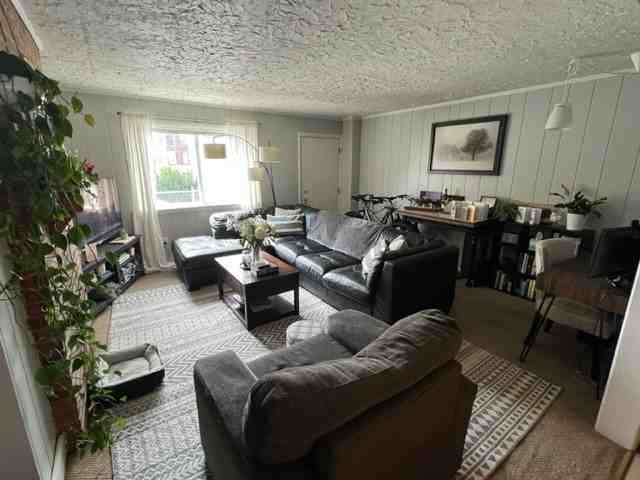 413 Garnet Way #1 - Photo 5 of 31